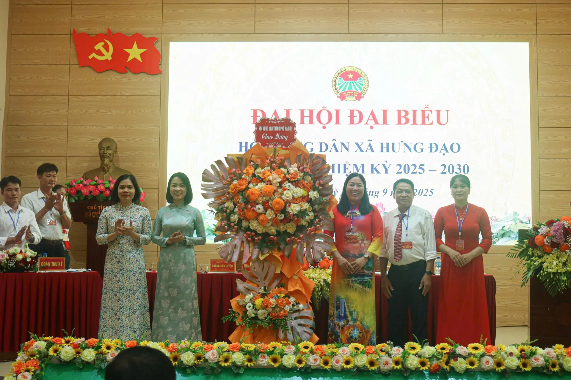 hoi-nong-dan-xa-hung-dao-xay-dung-nong-dan-so-nong-nghiep-sach-moi-truong-xanh