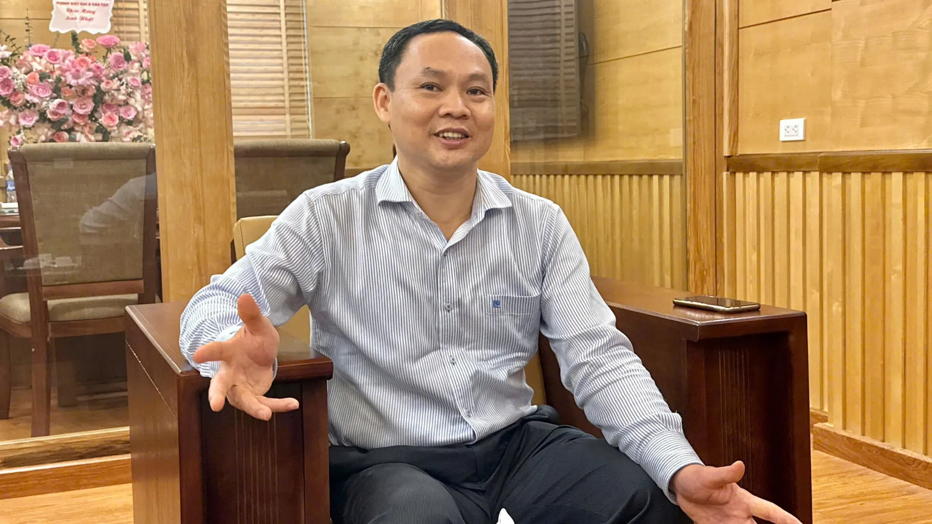 chu-tich-ubnd-huyen-phu-xuyen-le-van-binh-danh-thuc-vung-dat-tram-nghe-bang-chuyen-doi-so