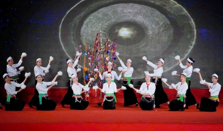 huyen-quoc-oai-quyet-tam-but-toc-xay-dung-nong-thon-moi-nang-cao-kieu-mau