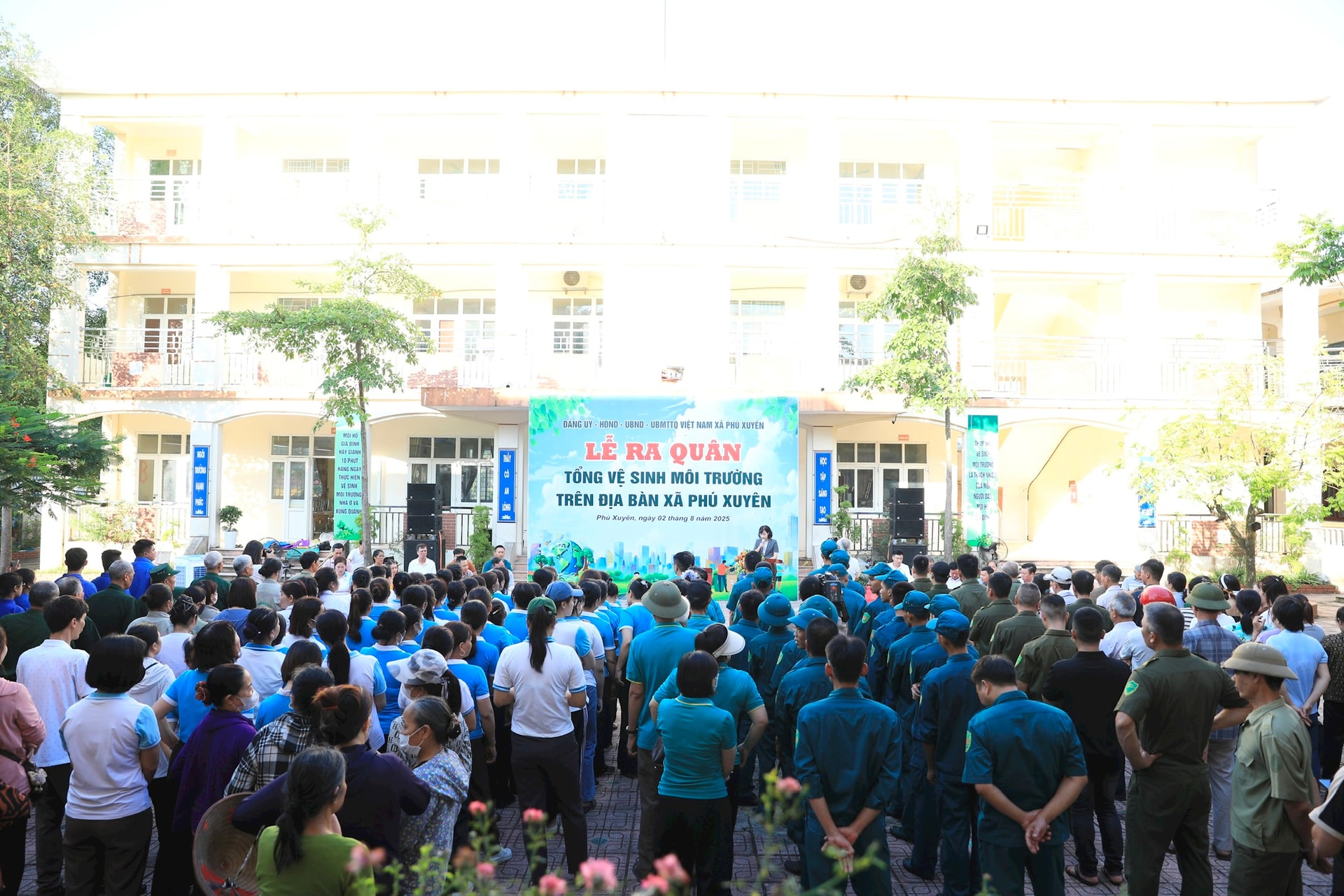 xa-phu-xuyen-tong-ve-sinh-moi-truong-lan-toa-tinh-than-vi-thu-do-sang-xanh-sach-dep