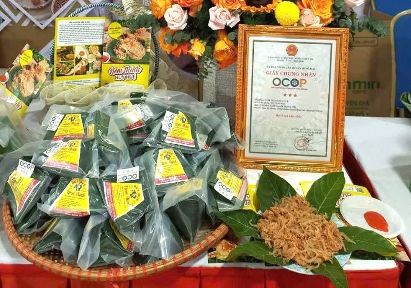 nem-thinh-huy-hue-ngon-ngot-tu-thit-thom-bui-tu-thinh
